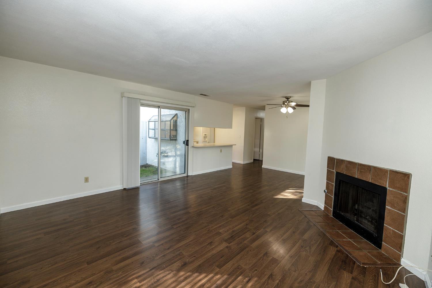 1296 Spruce Ln #20, Manteca, CA 95336