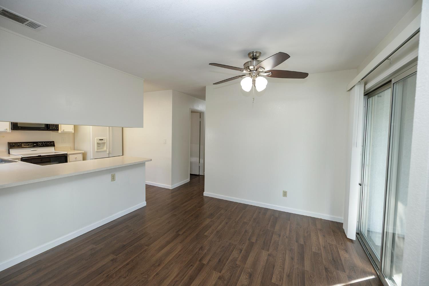 1296 Spruce Ln #20, Manteca, CA 95336