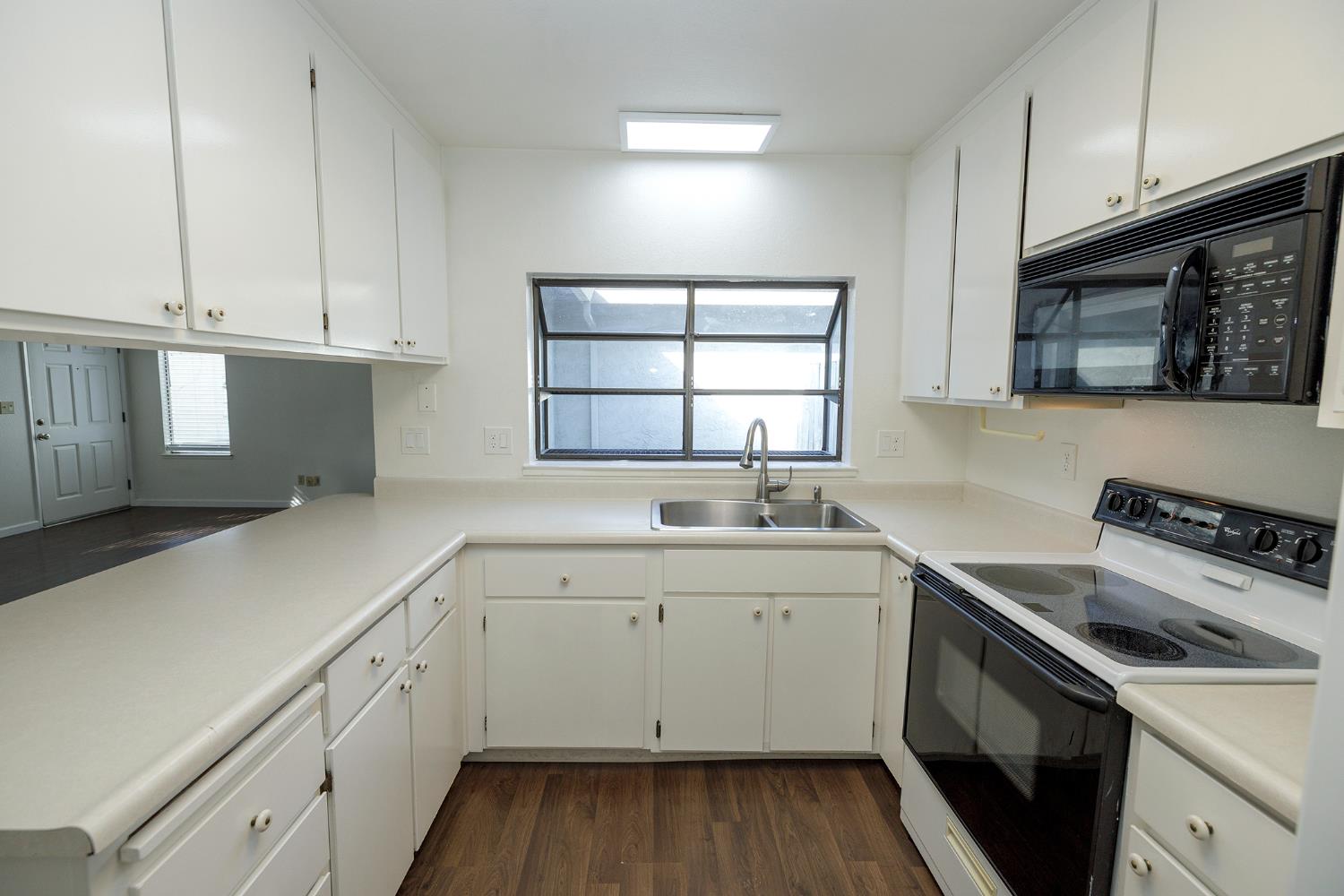 1296 Spruce Ln #20, Manteca, CA 95336