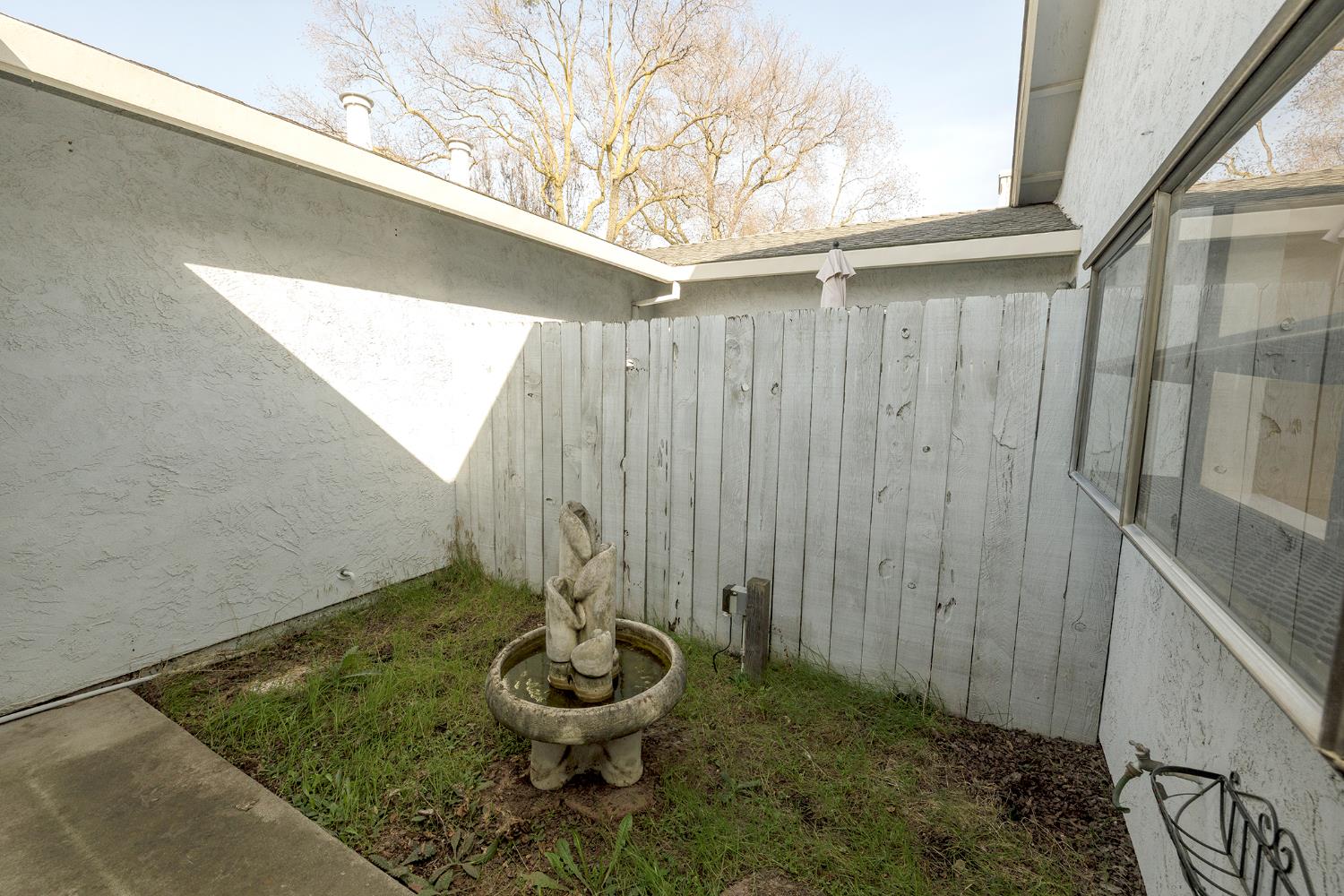 1296 Spruce Ln #20, Manteca, CA 95336