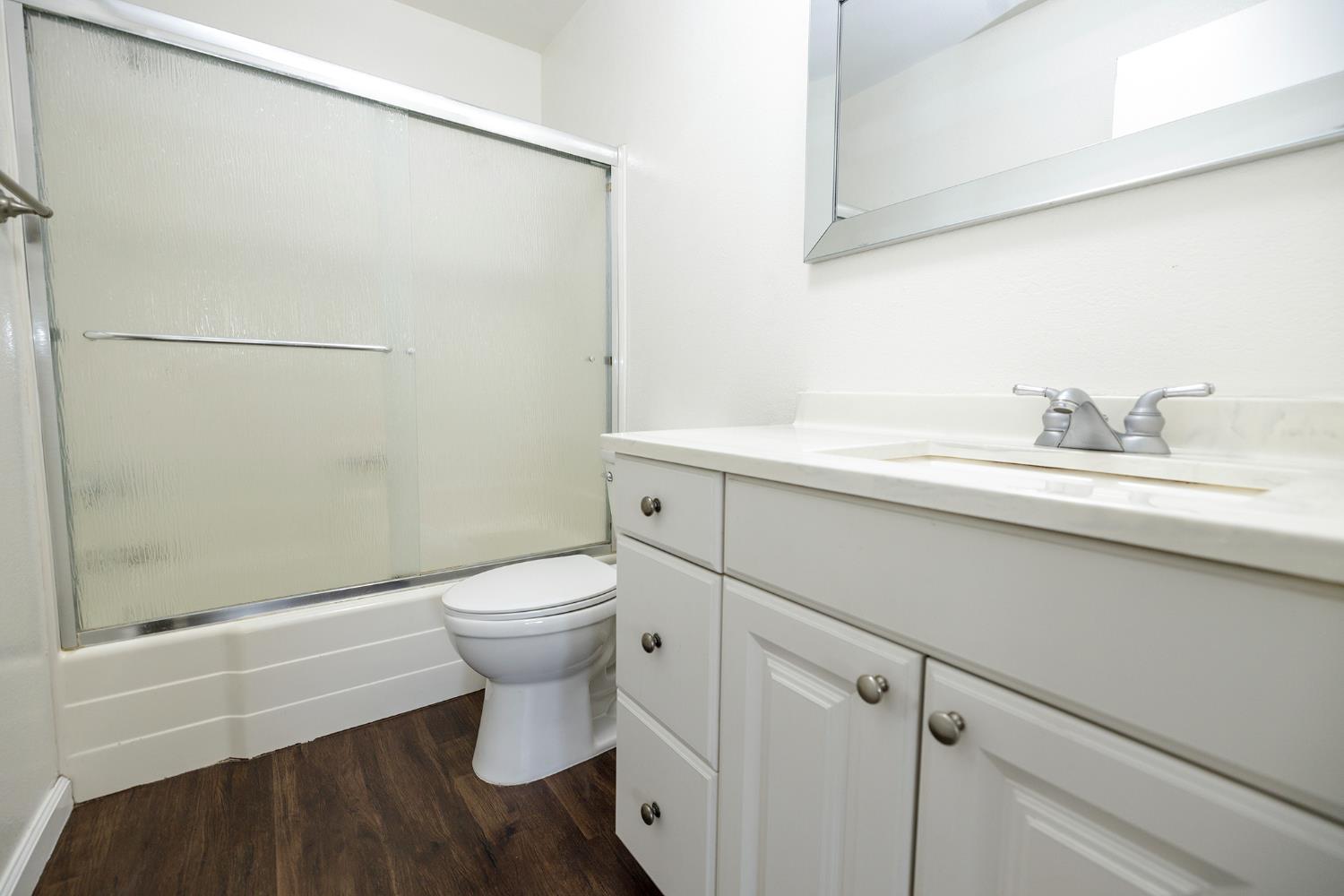 1296 Spruce Ln #20, Manteca, CA 95336