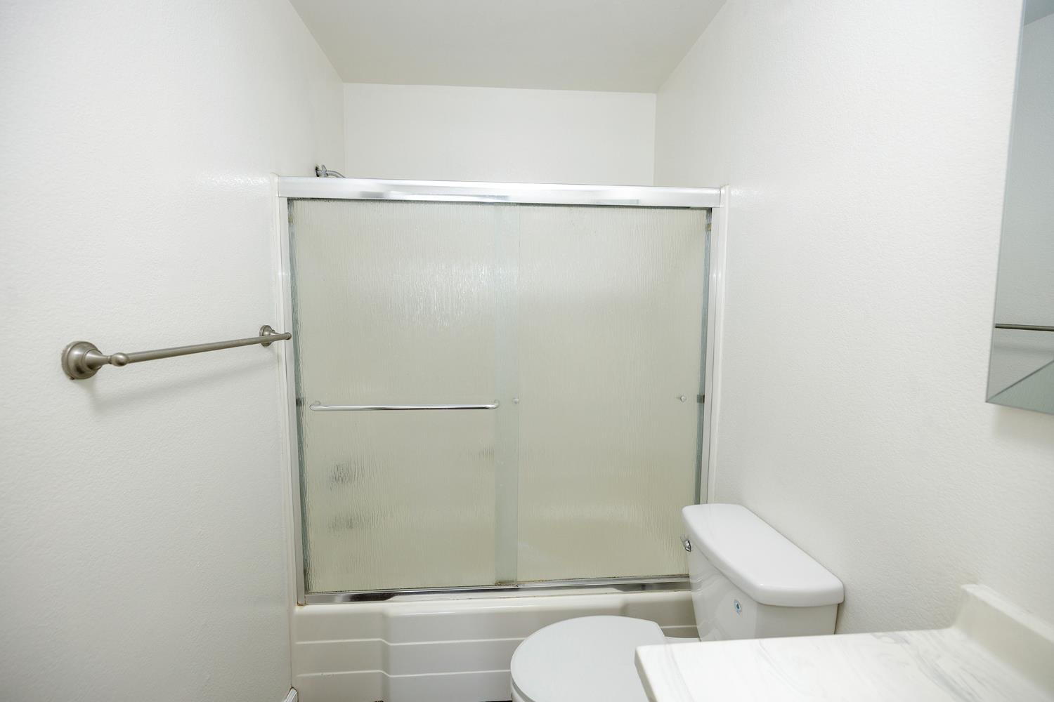 1296 Spruce Ln #20, Manteca, CA 95336