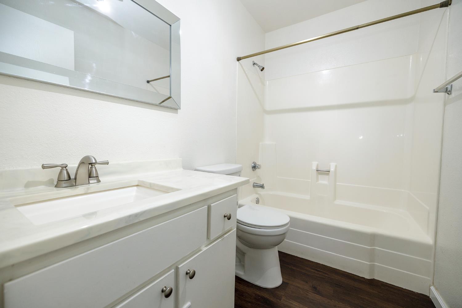 1296 Spruce Ln #20, Manteca, CA 95336