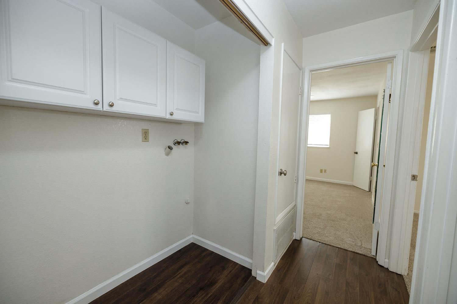 1296 Spruce Ln #20, Manteca, CA 95336