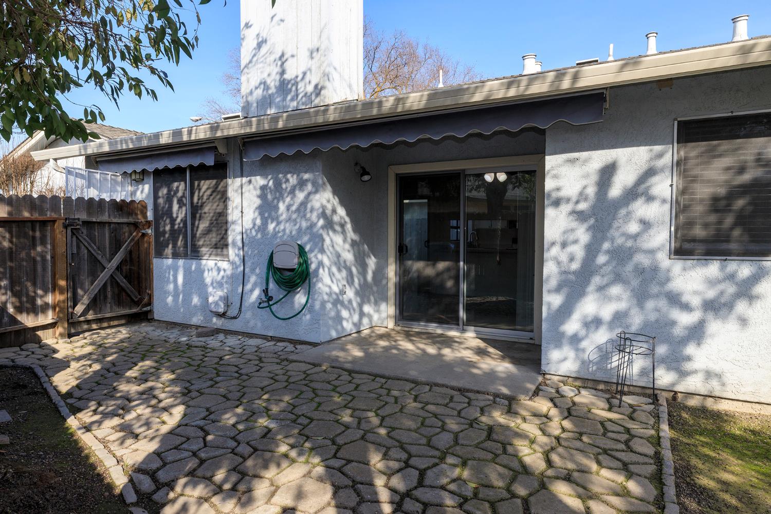 1296 Spruce Ln #20, Manteca, CA 95336