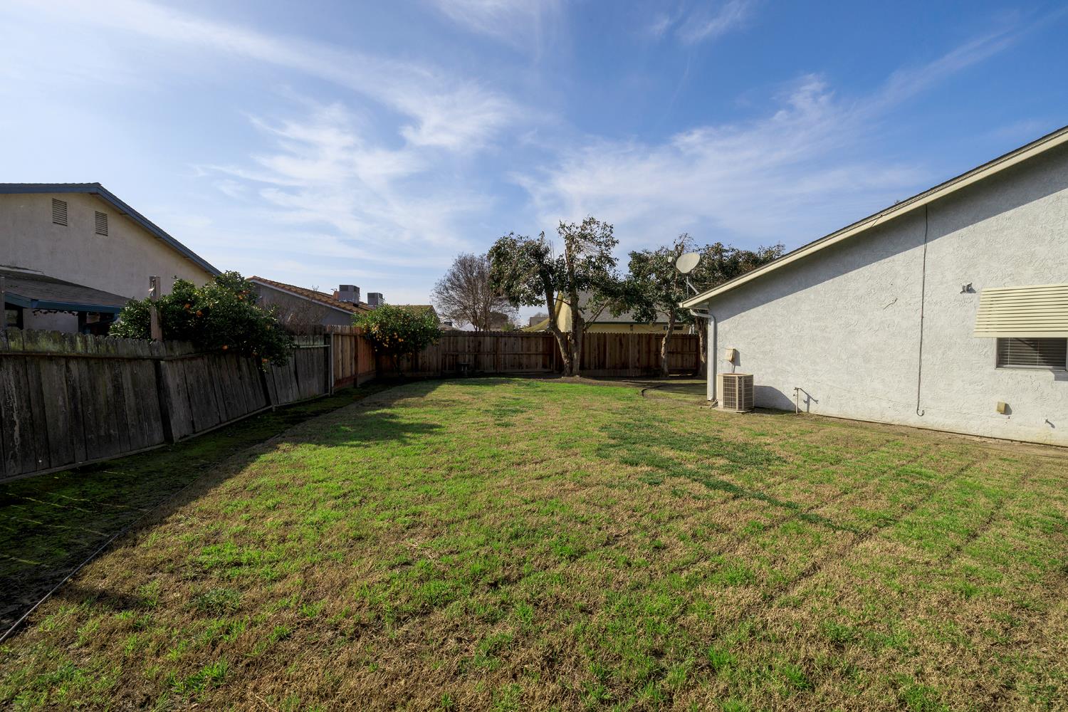 1296 Spruce Ln #20, Manteca, CA 95336