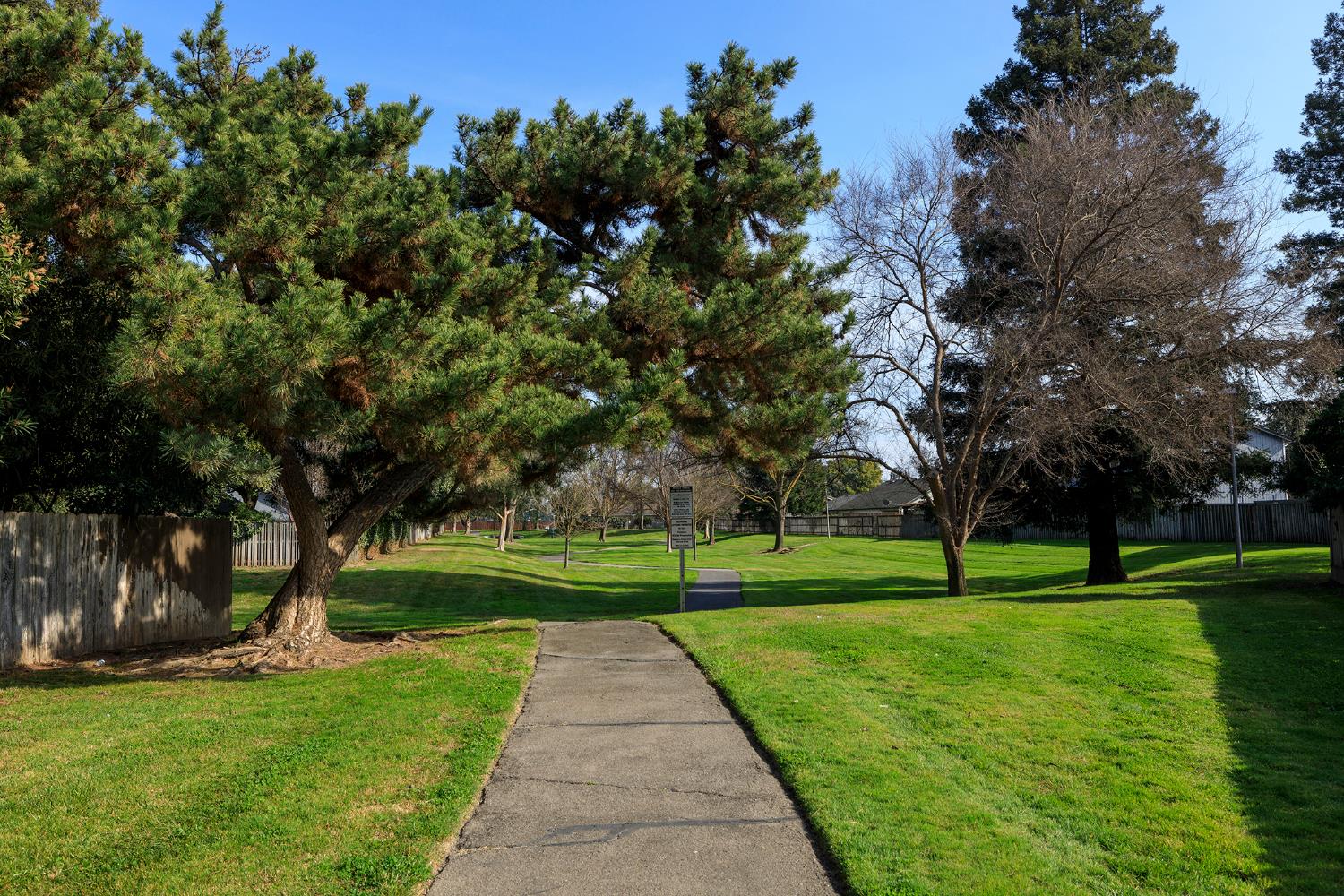 1296 Spruce Ln #20, Manteca, CA 95336