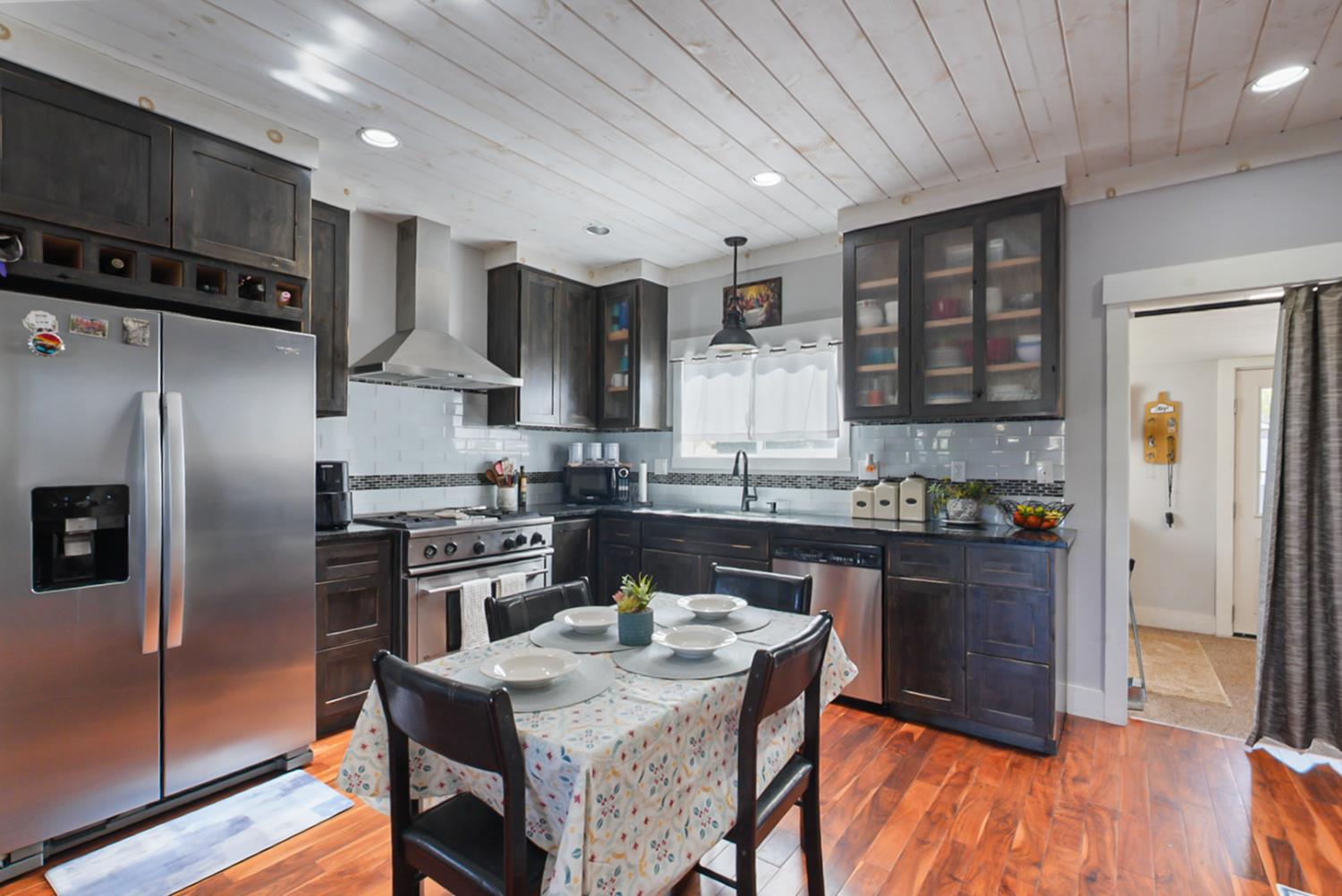 526 Flower St, Turlock, CA 95380