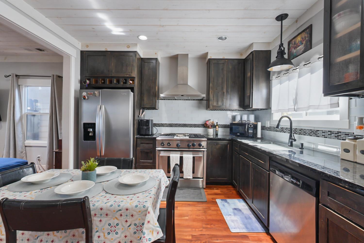 526 Flower St, Turlock, CA 95380