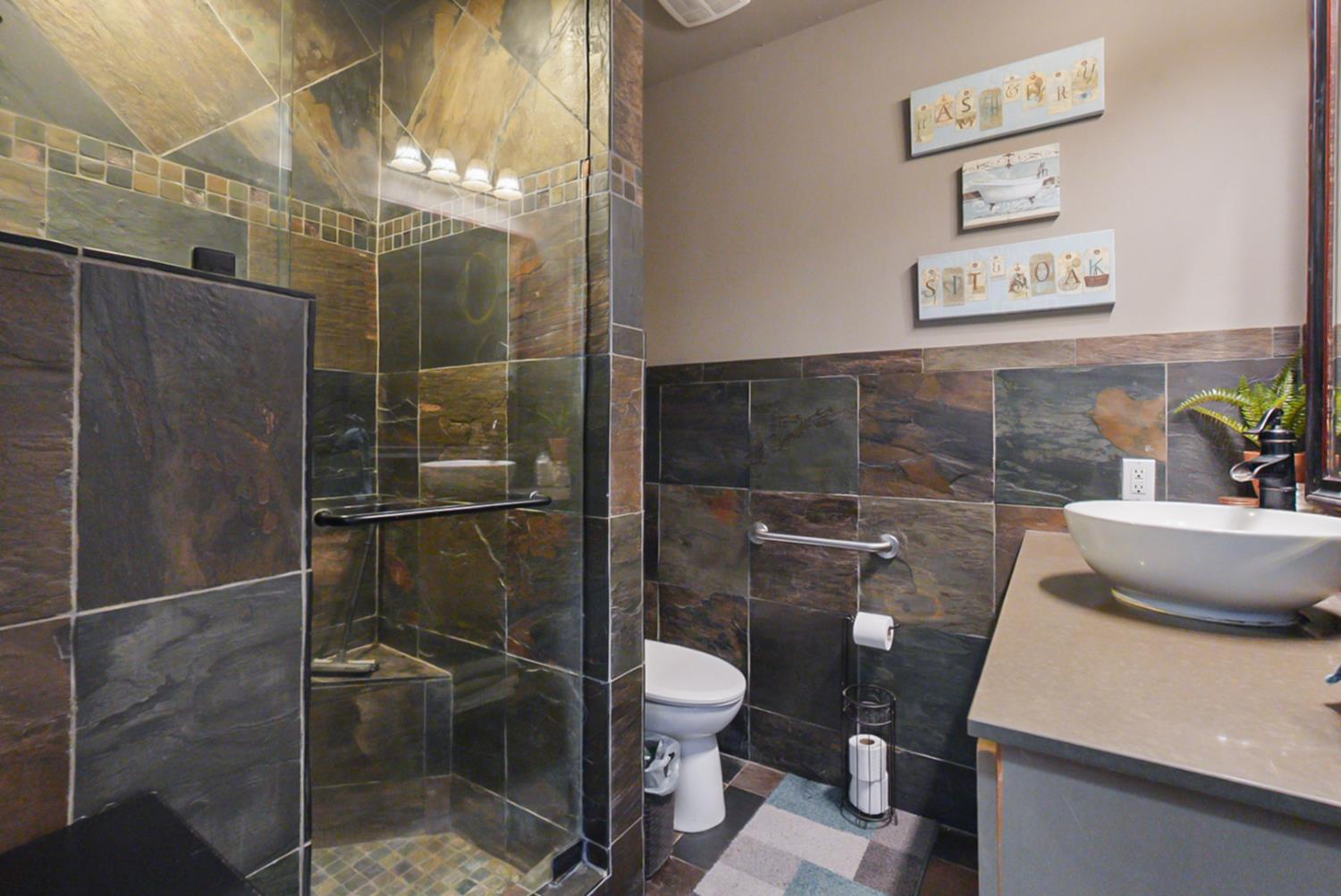 526 Flower St, Turlock, CA 95380