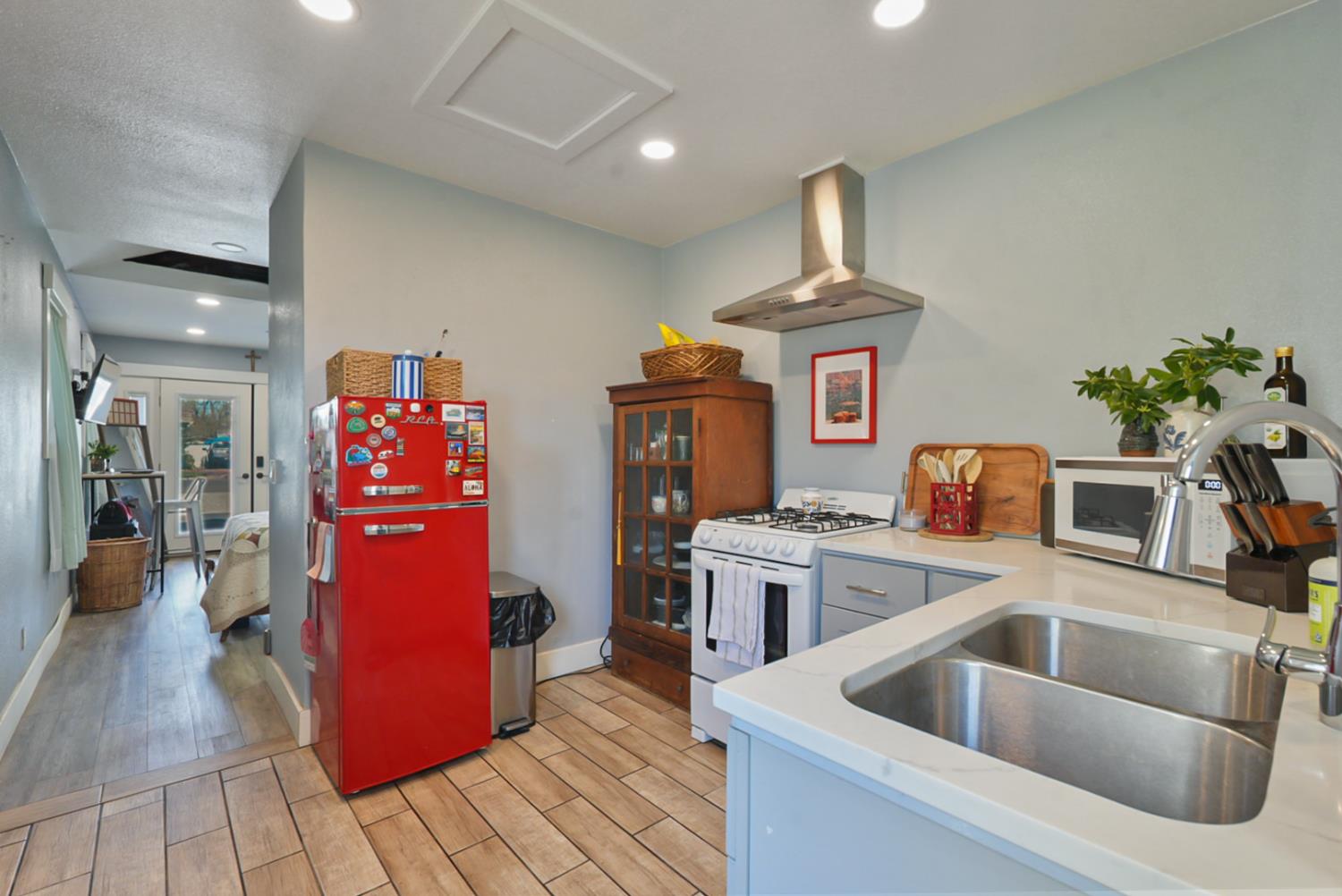 526 Flower St, Turlock, CA 95380