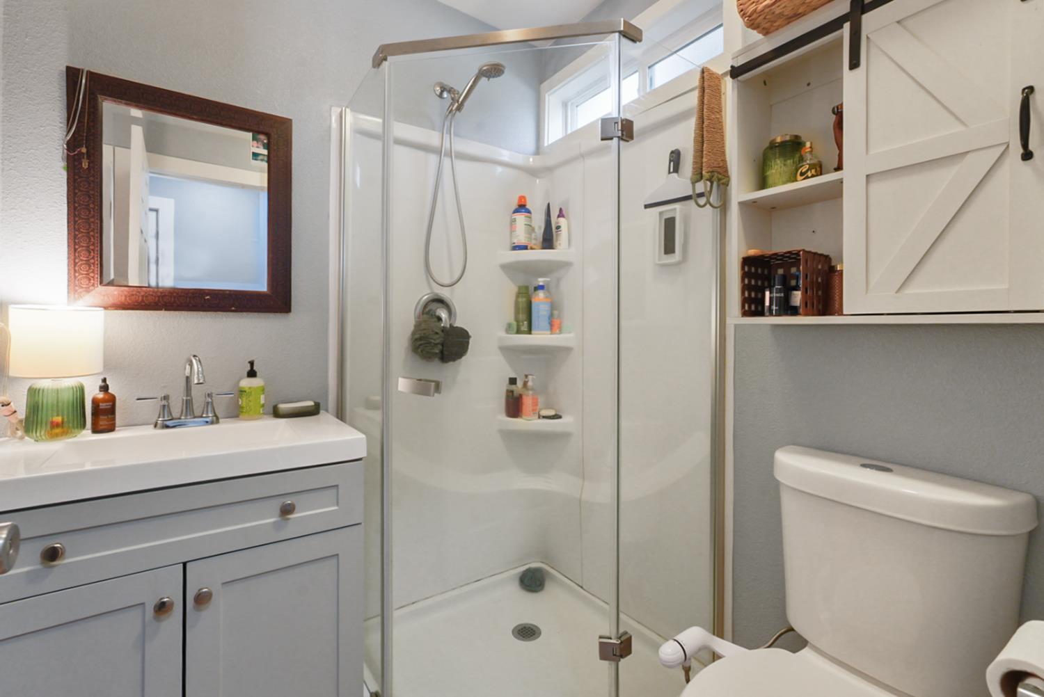 526 Flower St, Turlock, CA 95380