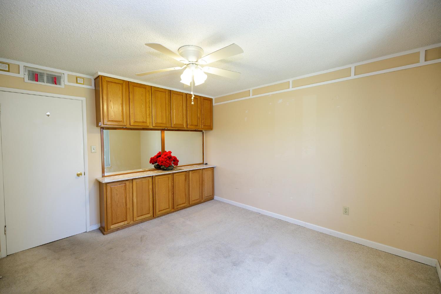 617 W Granger Ave #48, Modesto, CA 95350