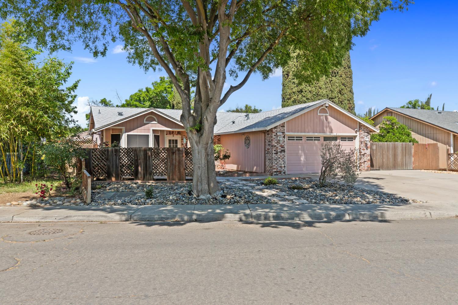 613 Hillstock Ct, Patterson, CA 95363