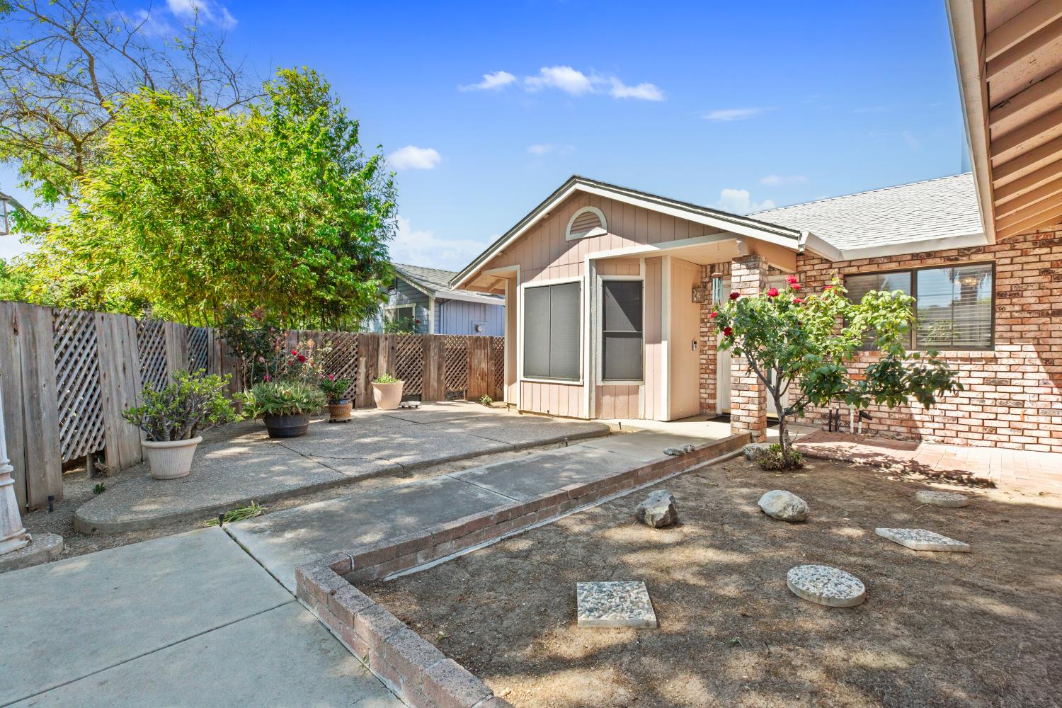 613 Hillstock Ct, Patterson, CA 95363