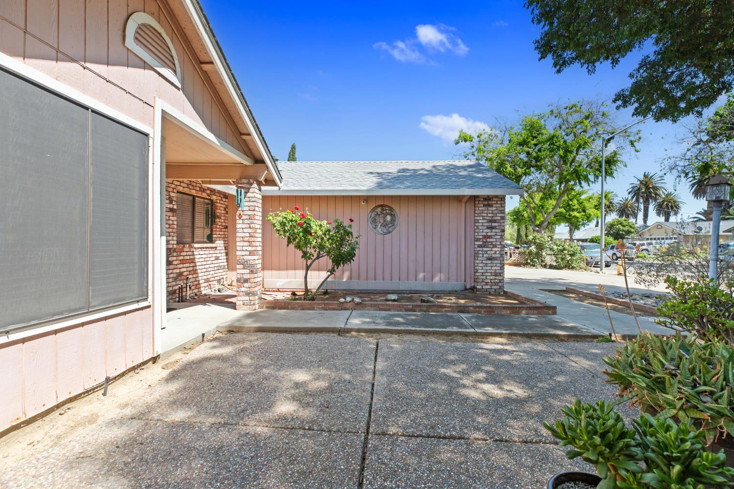 613 Hillstock Ct, Patterson, CA 95363