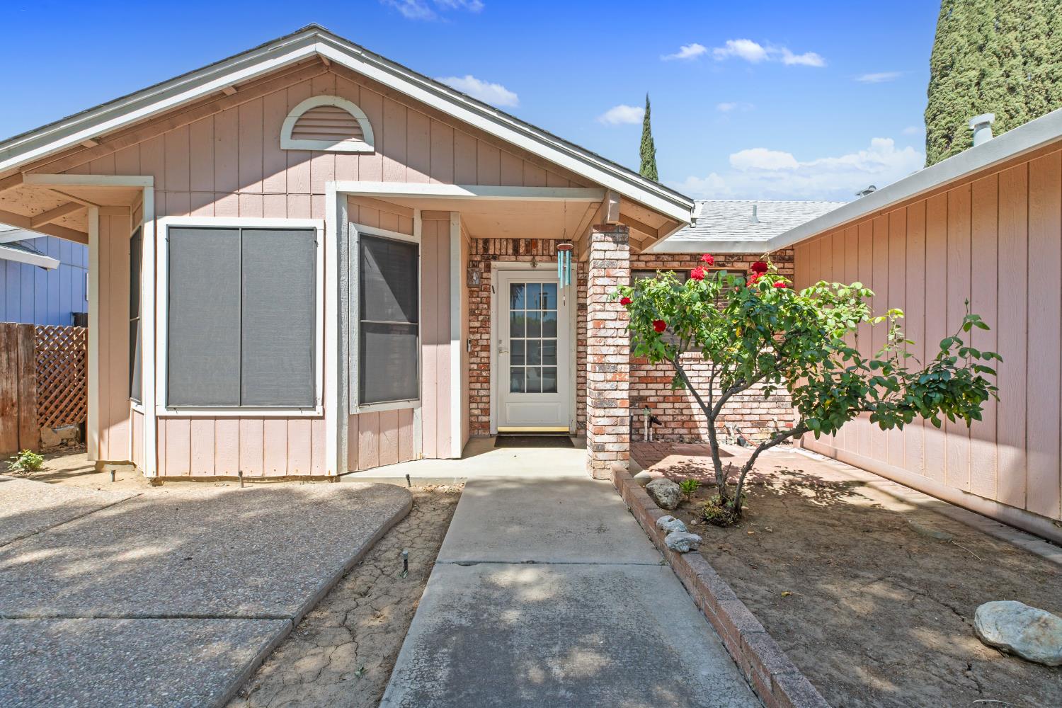 613 Hillstock Ct, Patterson, CA 95363