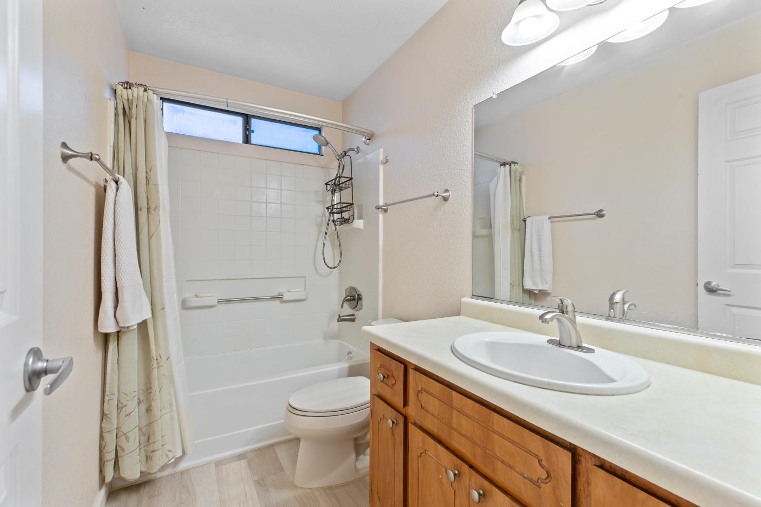 613 Hillstock Ct, Patterson, CA 95363