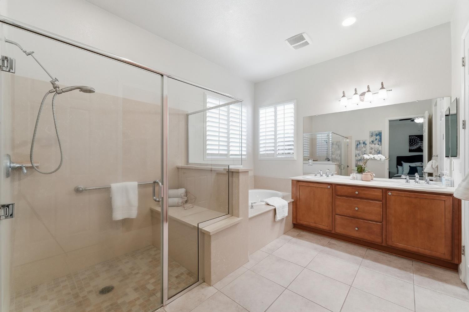 2159 Knollwood Ct, Manteca, CA 95336