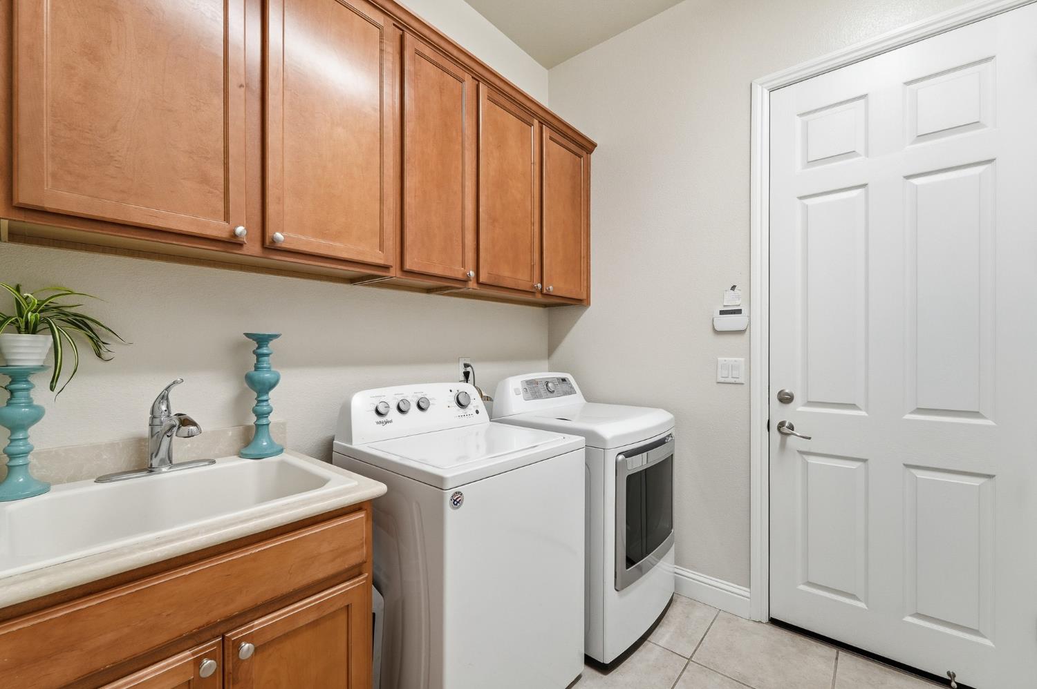 2159 Knollwood Ct, Manteca, CA 95336