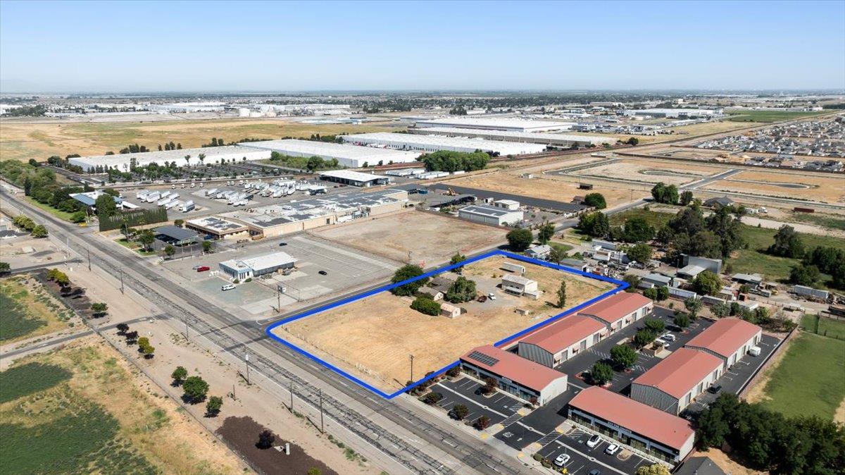 140 Swanson Rd, Manteca, CA 95337