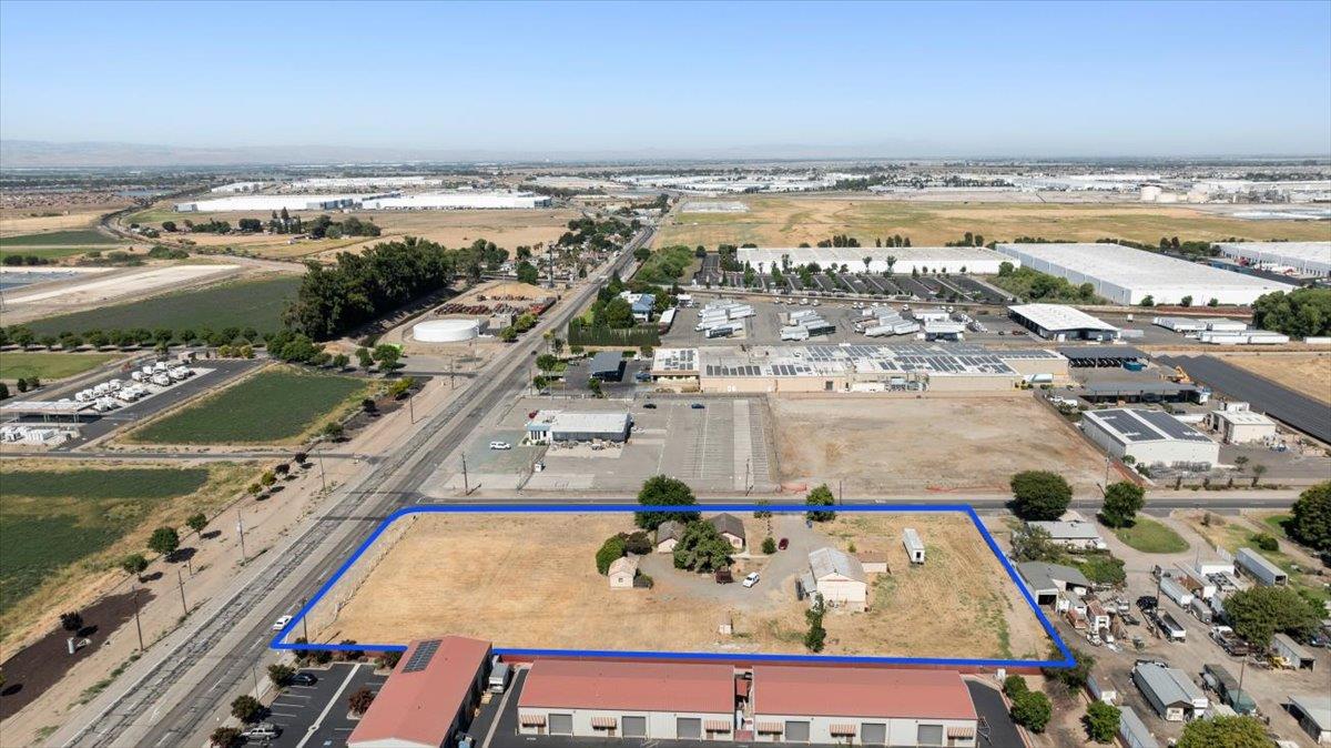 140 Swanson Rd, Manteca, CA 95337