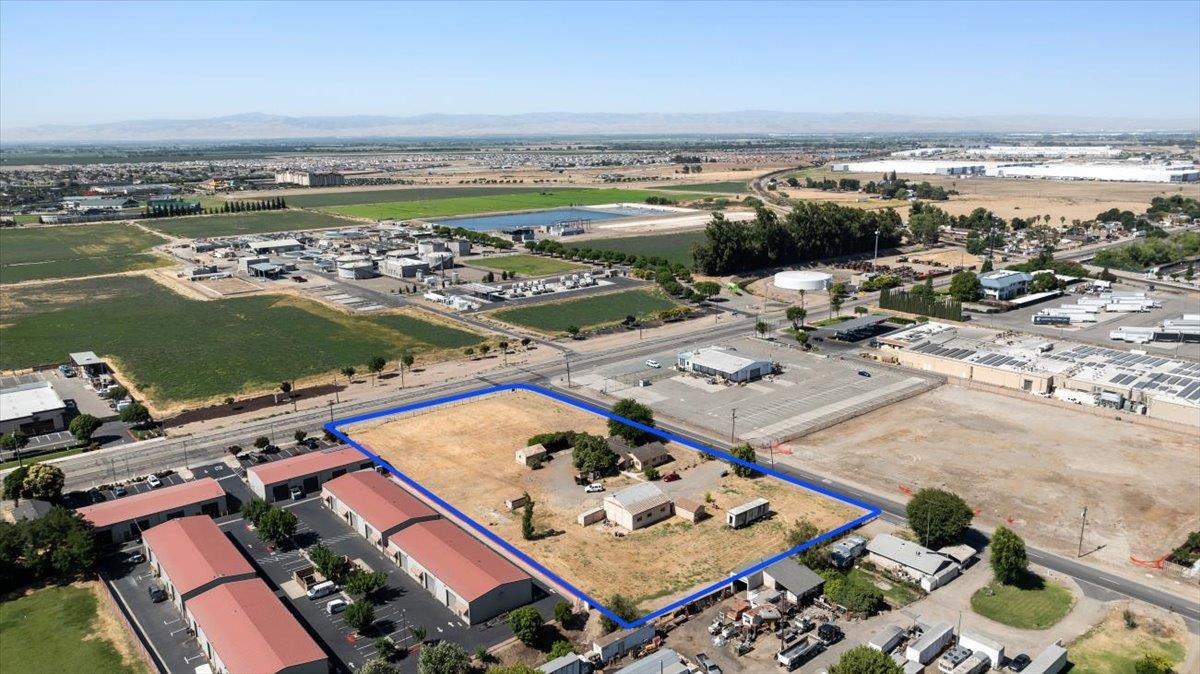 140 Swanson Rd, Manteca, CA 95337