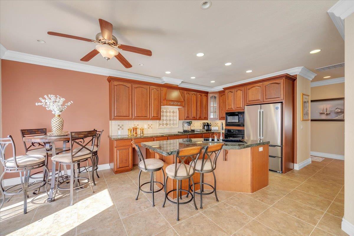 294 Sunrise Rd #2, Copperopolis, CA 95228