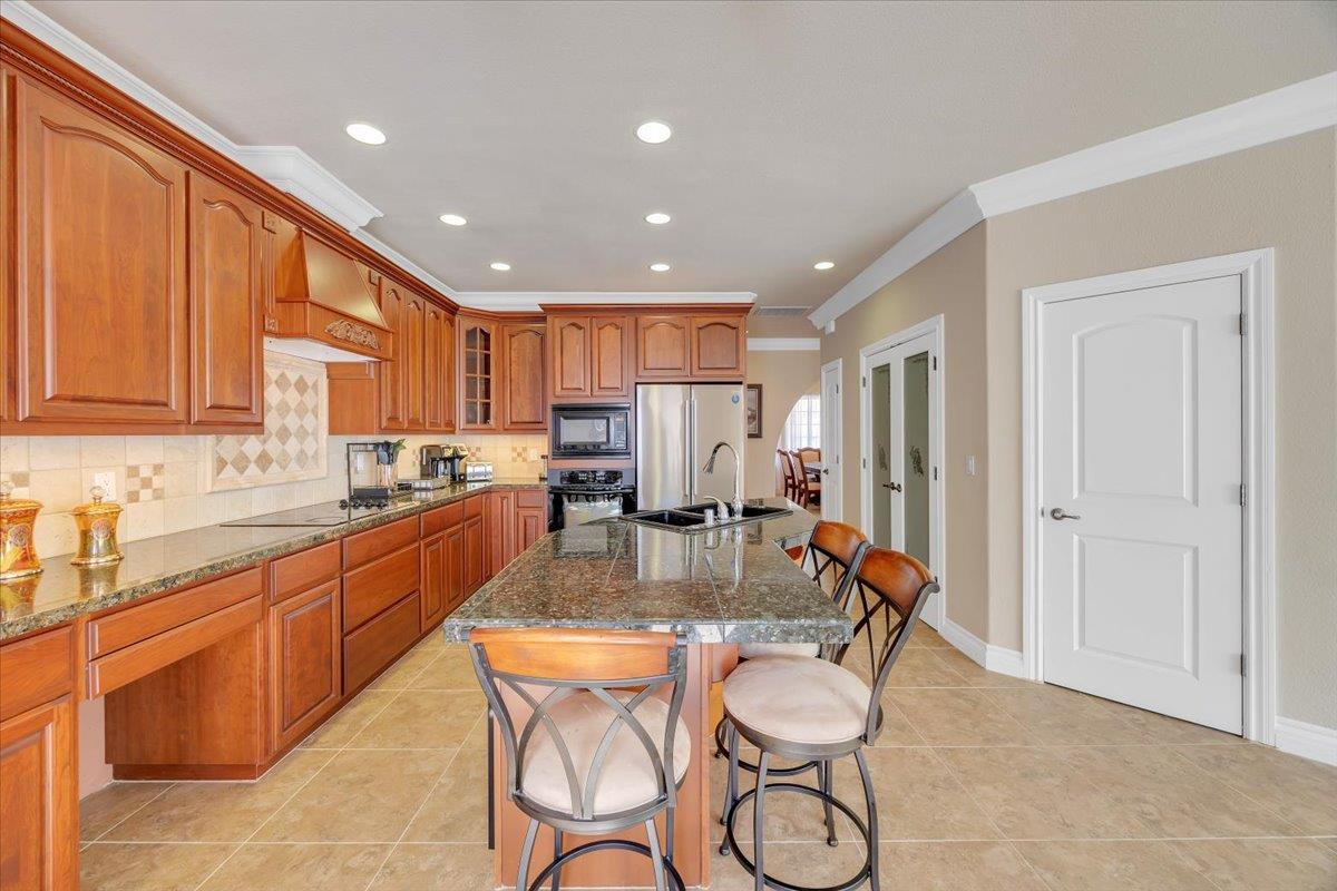 294 Sunrise Rd #2, Copperopolis, CA 95228