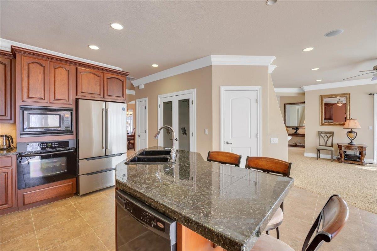 294 Sunrise Rd #2, Copperopolis, CA 95228