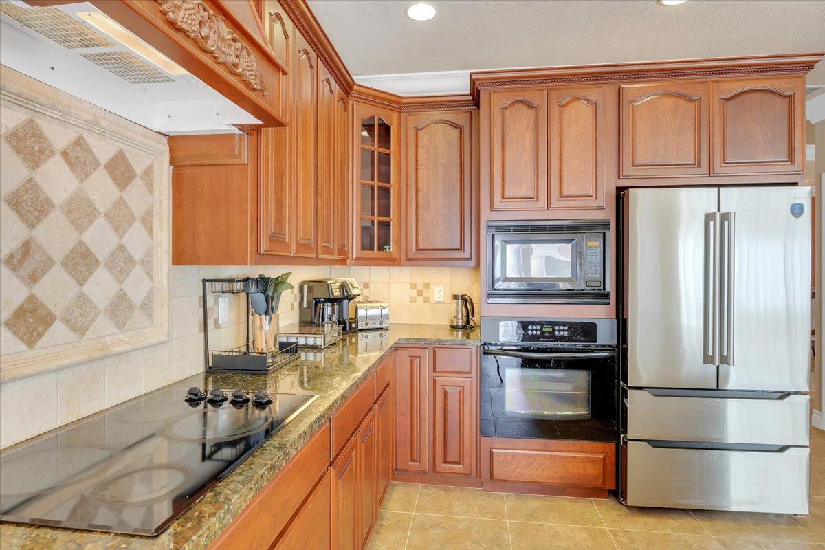 294 Sunrise Rd #2, Copperopolis, CA 95228