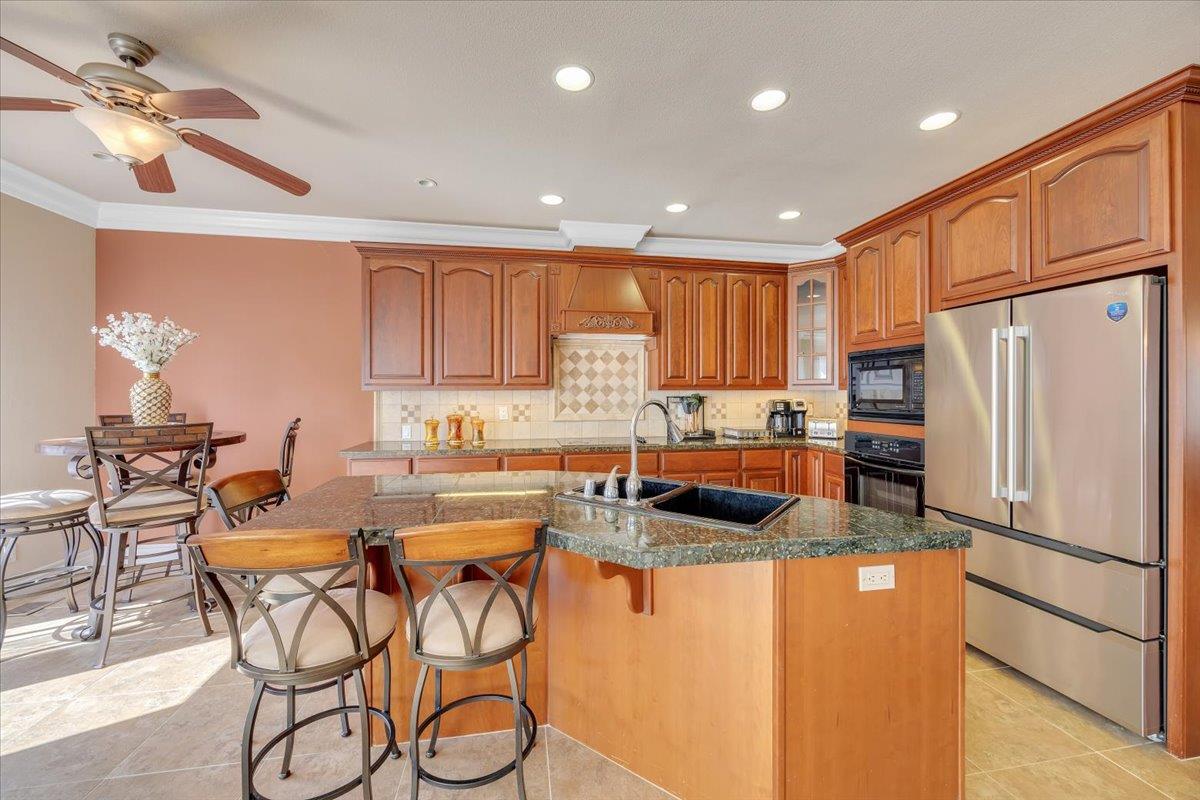 294 Sunrise Rd #2, Copperopolis, CA 95228