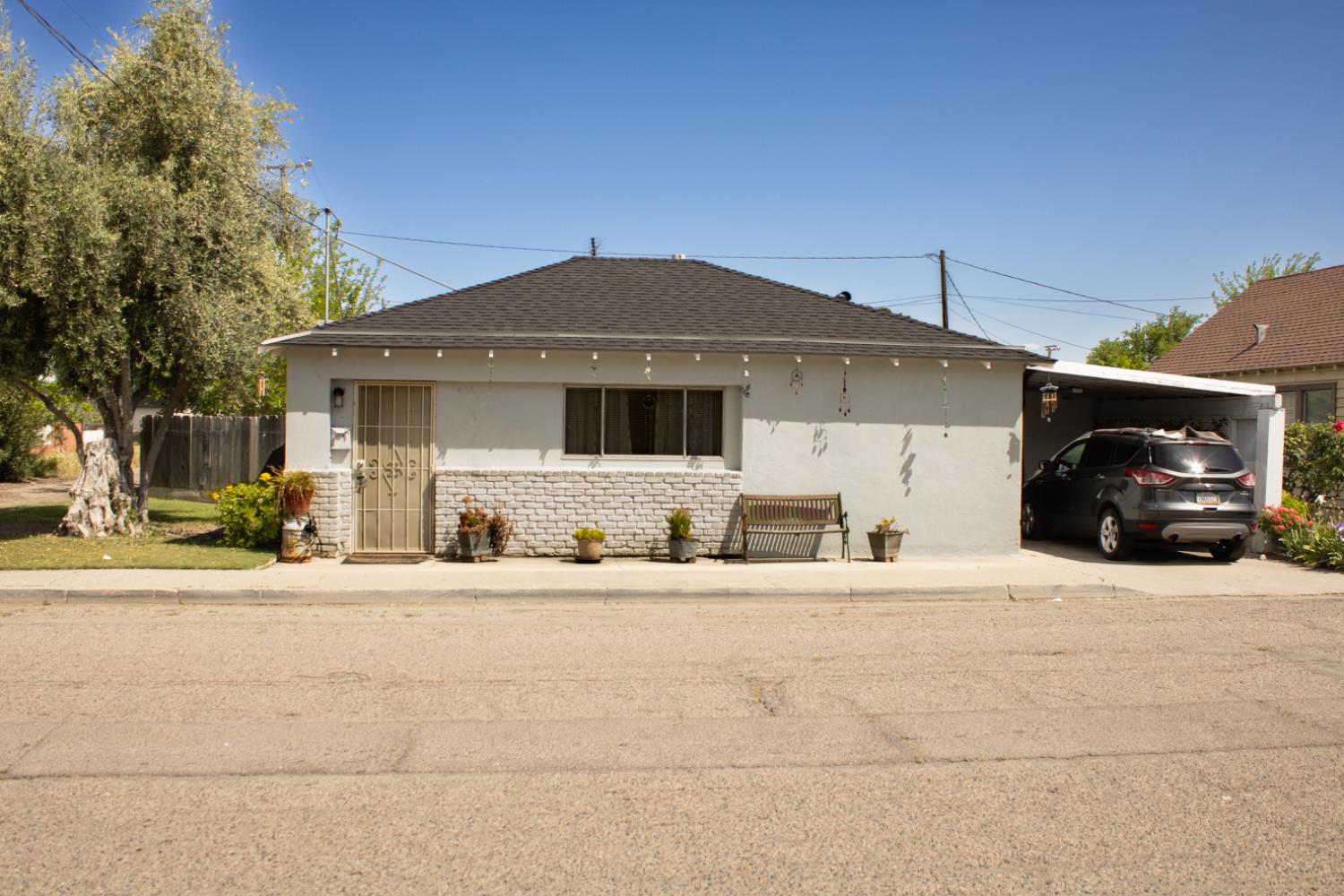 1718 Oliver St, Dos Palos, CA 93620