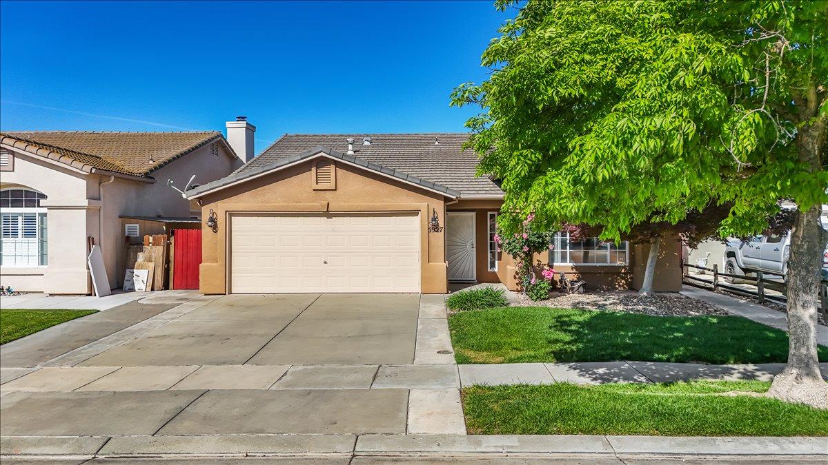5927 Westminster Ct, Riverbank, CA 95367