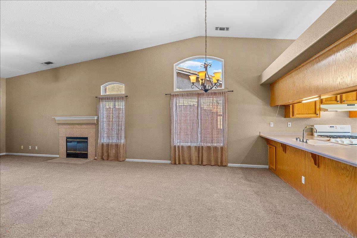 5927 Westminster Ct, Riverbank, CA 95367