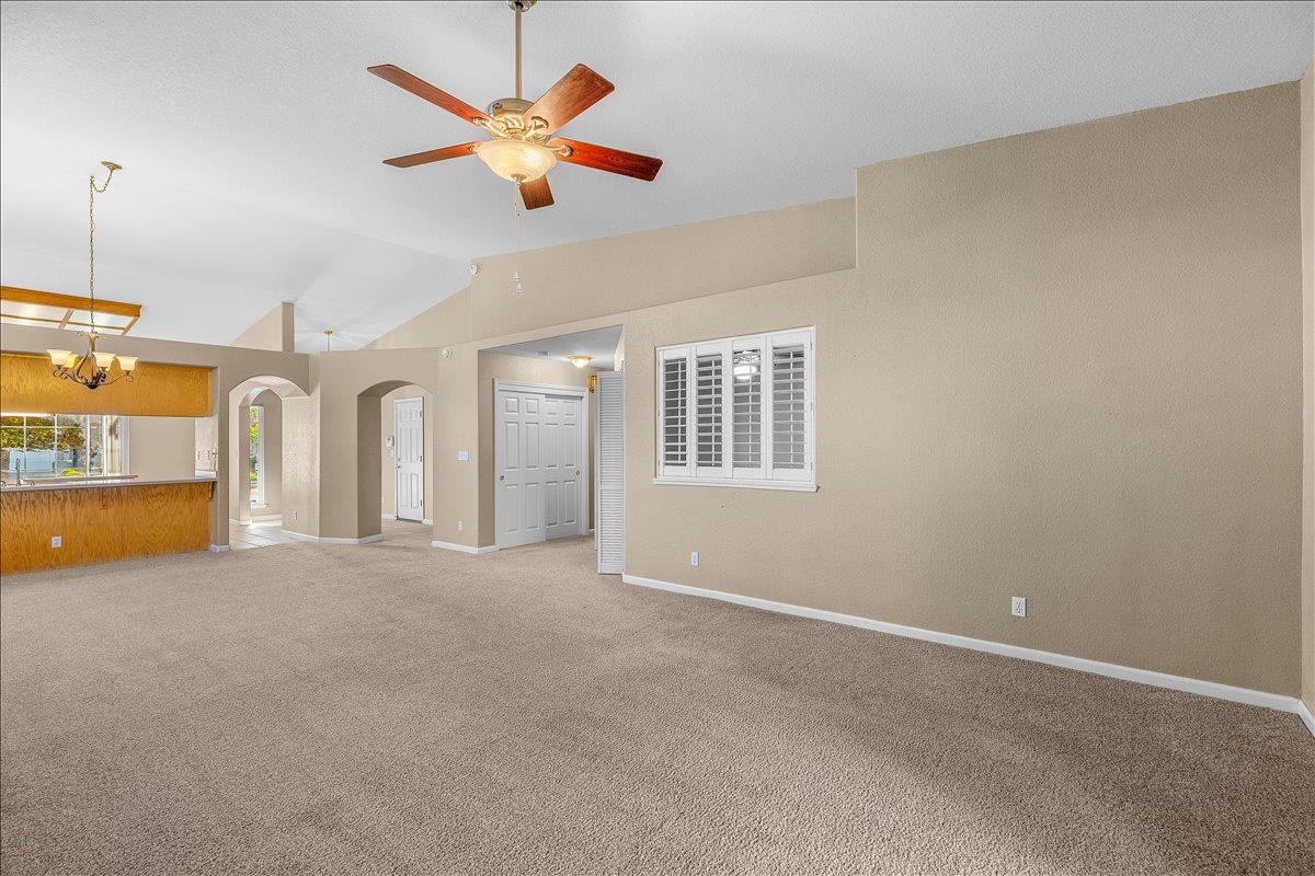 5927 Westminster Ct, Riverbank, CA 95367