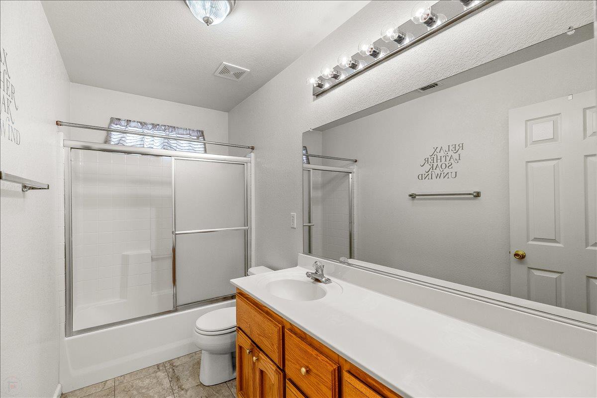 5927 Westminster Ct, Riverbank, CA 95367