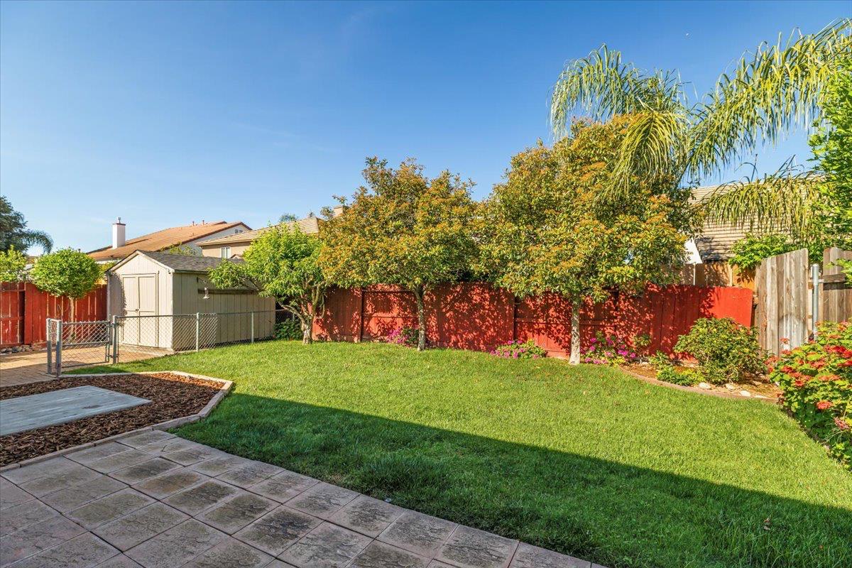 5927 Westminster Ct, Riverbank, CA 95367