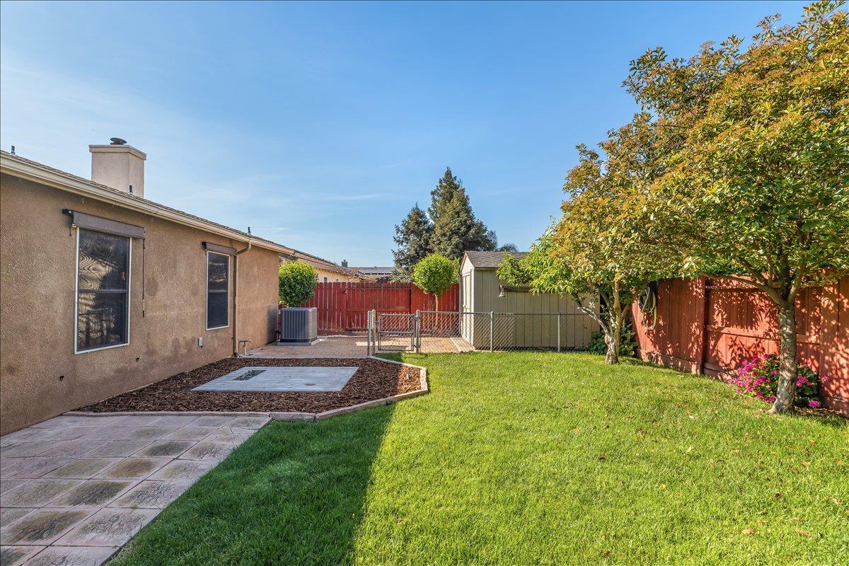 5927 Westminster Ct, Riverbank, CA 95367