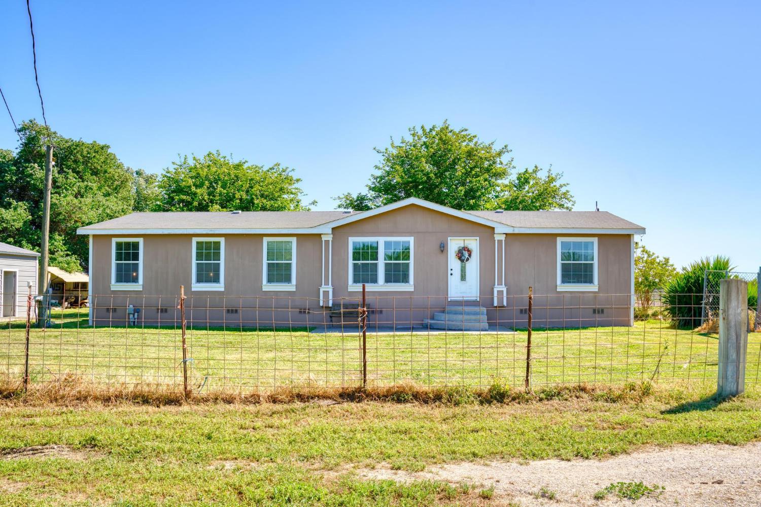 12518 Lone Oak Rd, Waterford, CA 95386