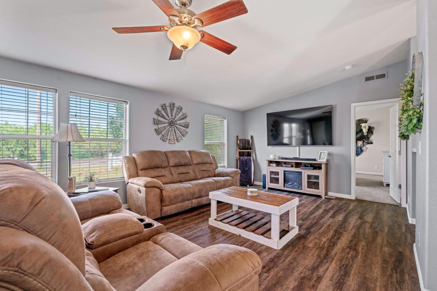 12518 Lone Oak Rd, Waterford, CA 95386