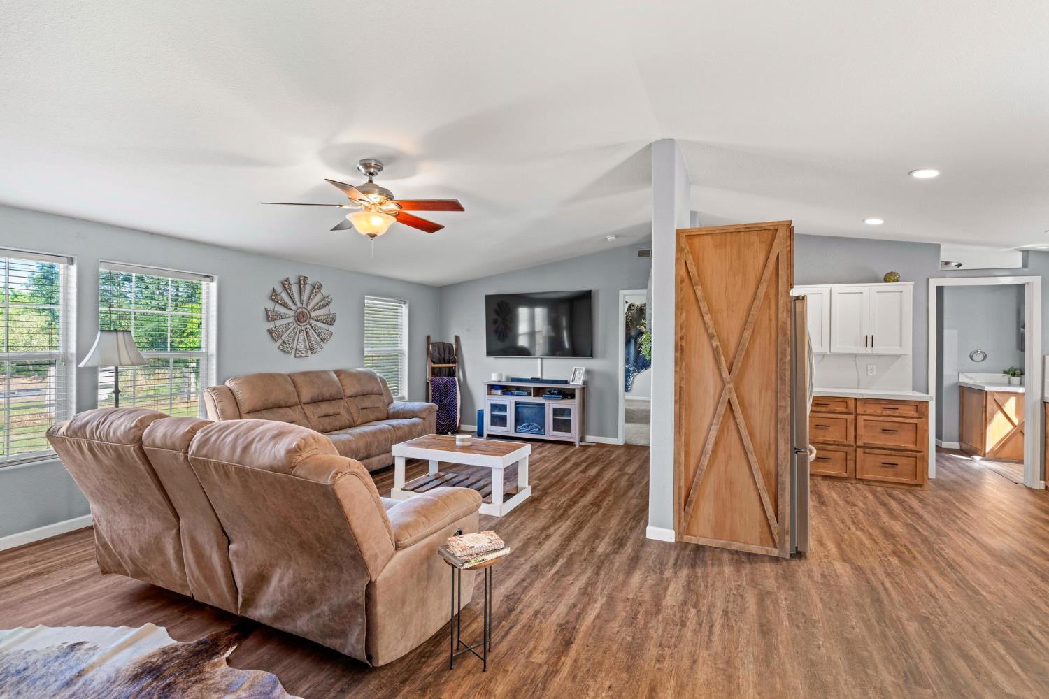 12518 Lone Oak Rd, Waterford, CA 95386