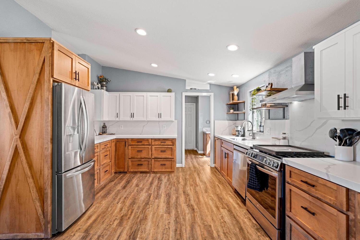 12518 Lone Oak Rd, Waterford, CA 95386