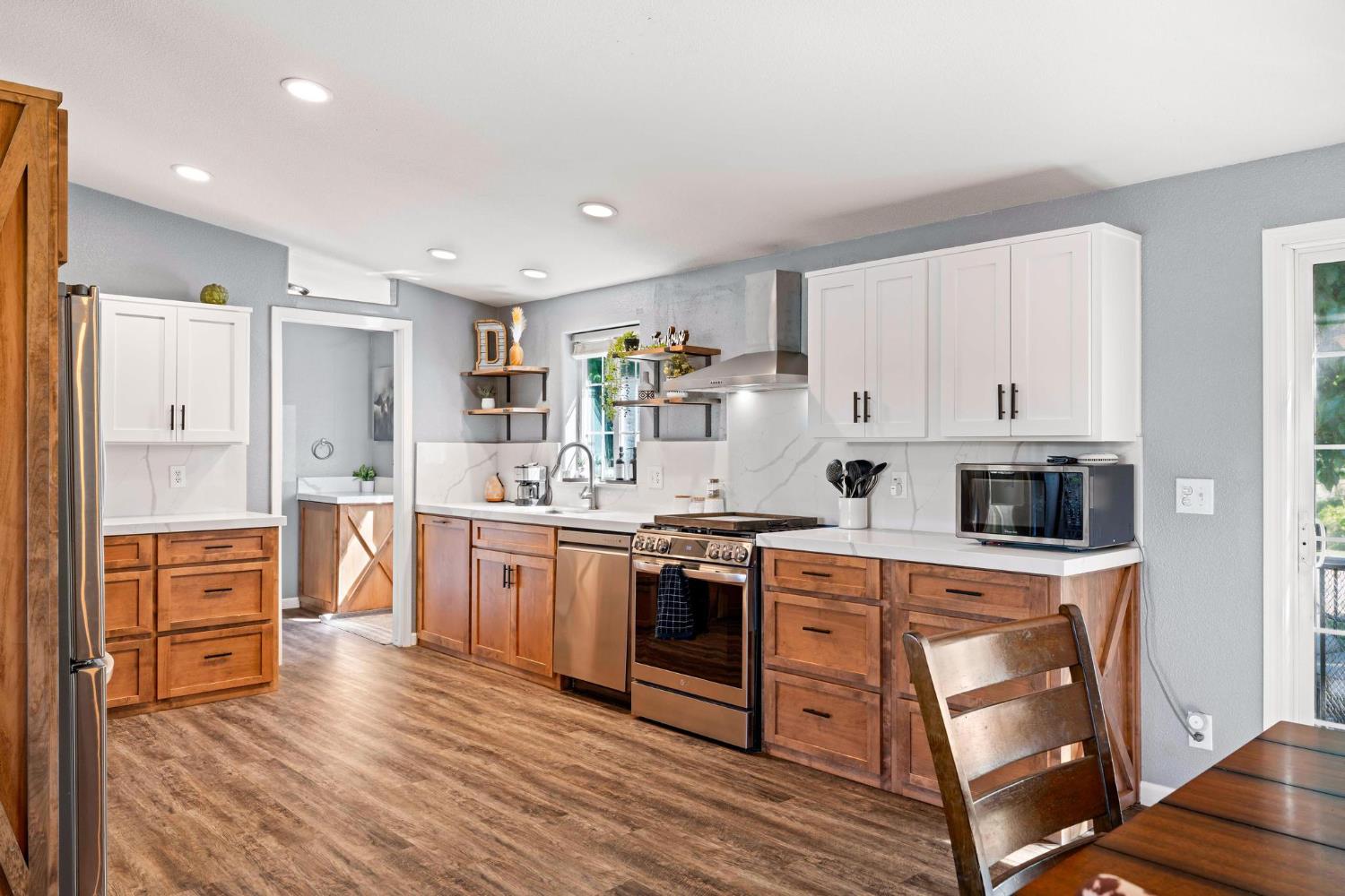 12518 Lone Oak Rd, Waterford, CA 95386