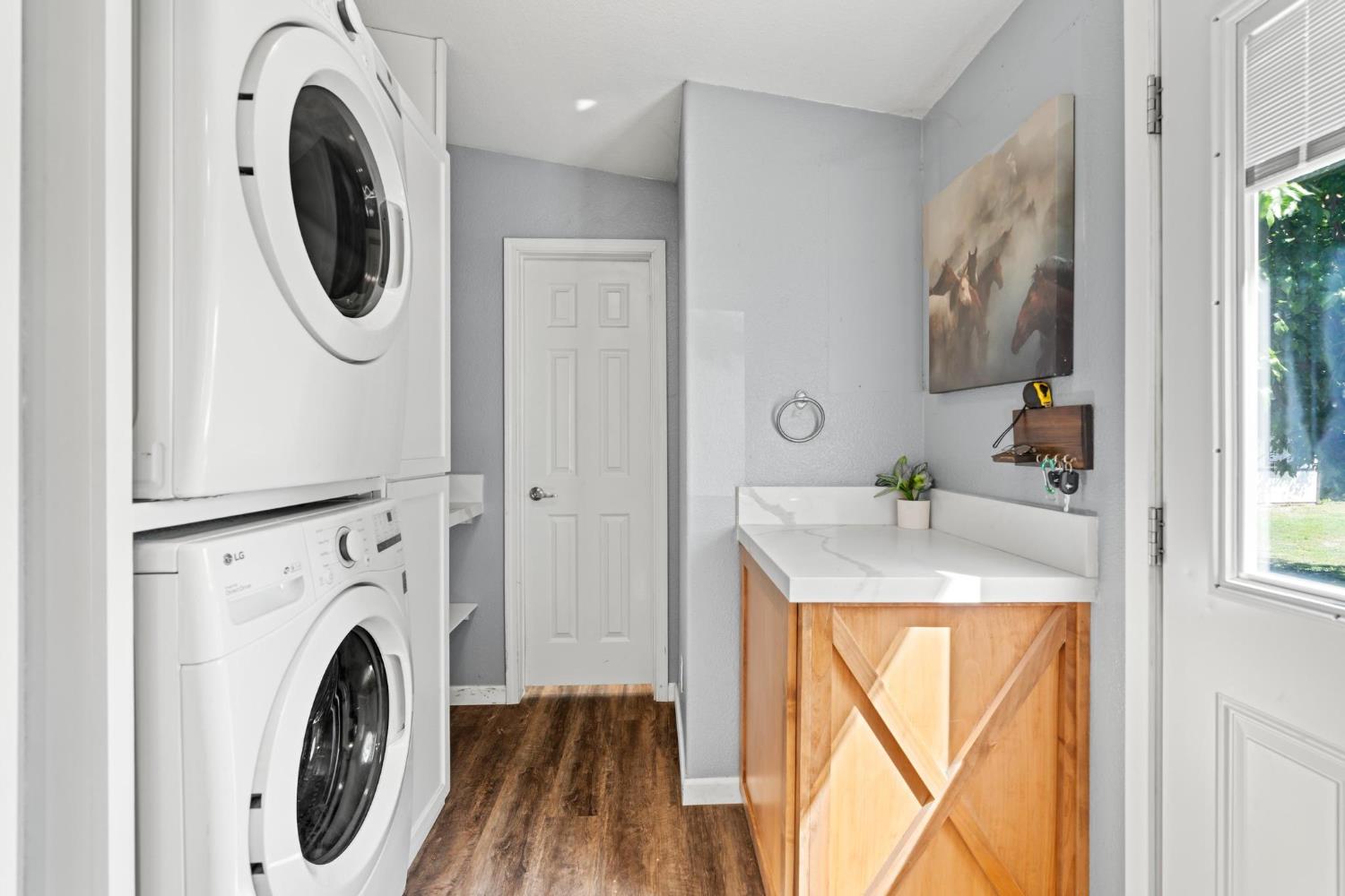 12518 Lone Oak Rd, Waterford, CA 95386