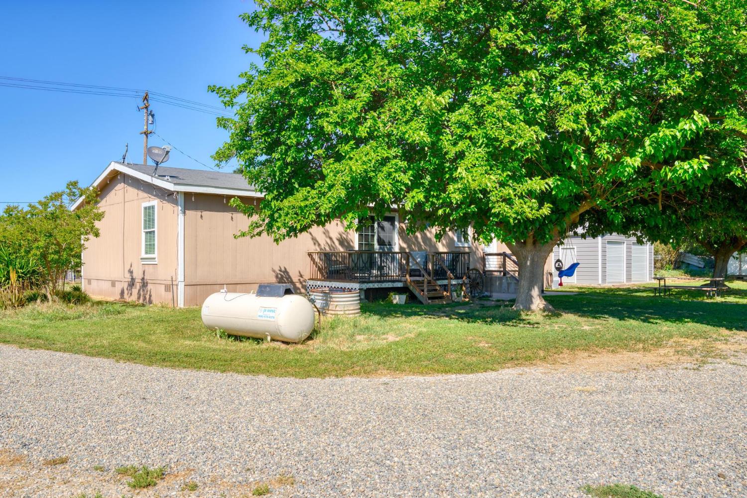 12518 Lone Oak Rd, Waterford, CA 95386