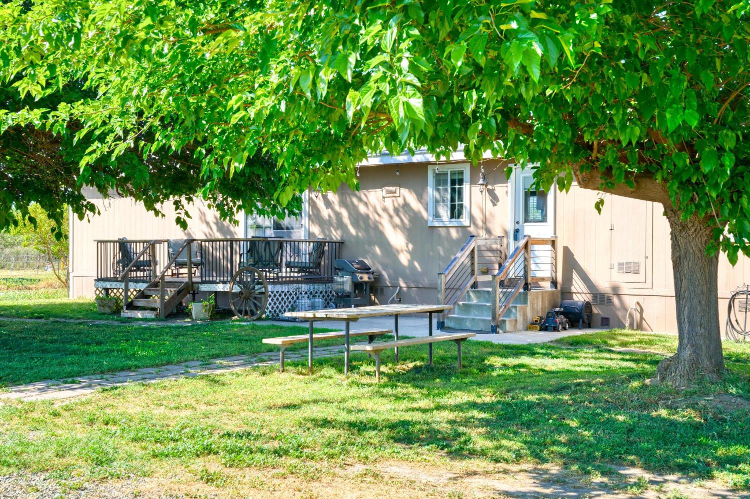 12518 Lone Oak Rd, Waterford, CA 95386