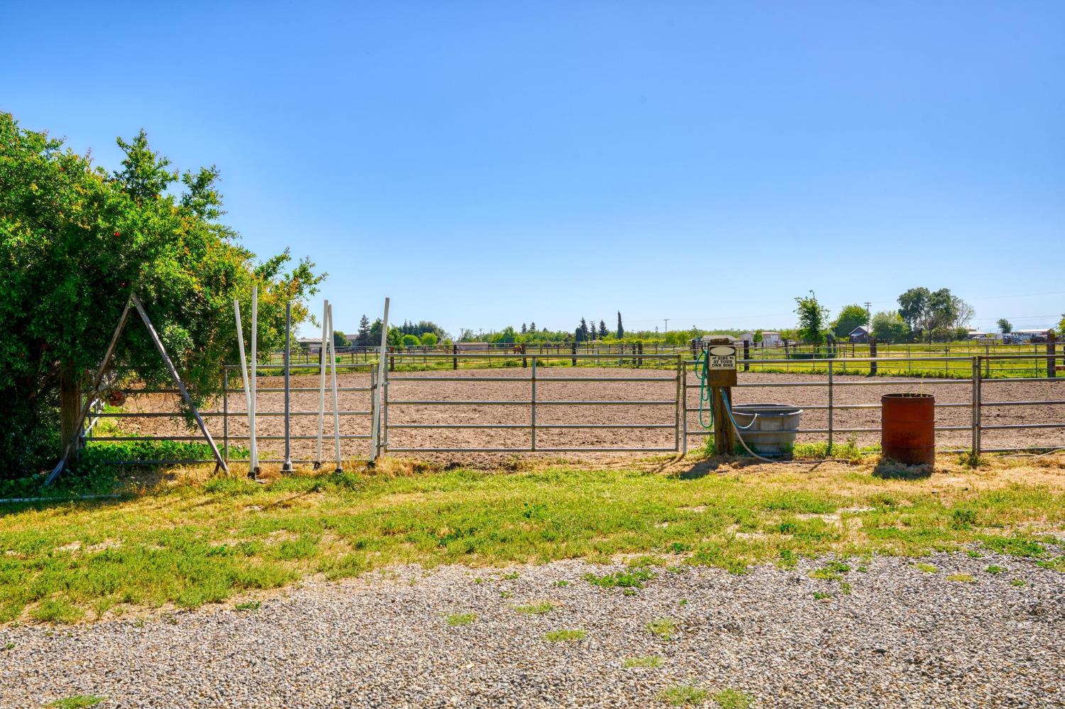 12518 Lone Oak Rd, Waterford, CA 95386