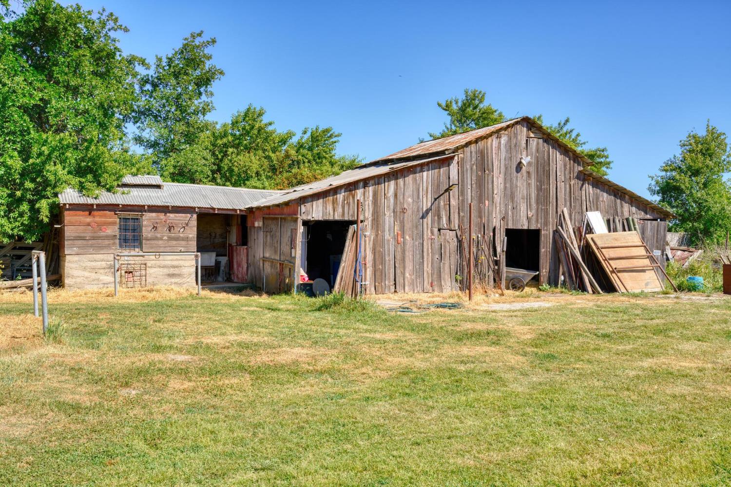 12518 Lone Oak Rd, Waterford, CA 95386