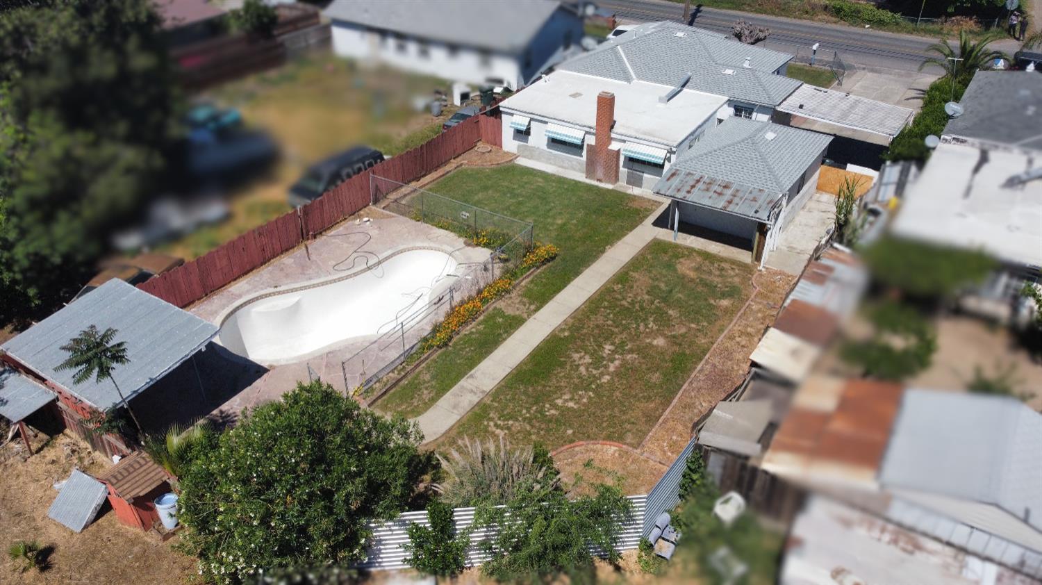 1104 Beverly Dr, Modesto, CA 95351